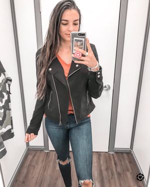 Image post by @sabrinanoellee on Instagram