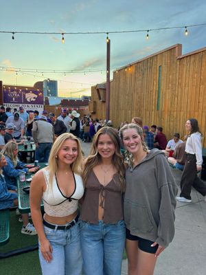 Image post by @sydneyhosick on Instagram