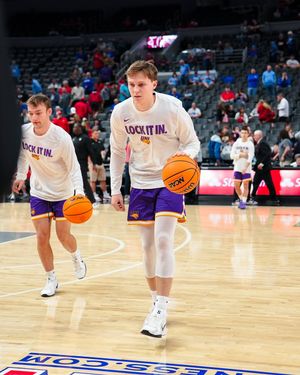 Image post by @uni_basketball on Instagram