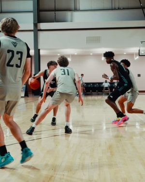 Image post by @midwestbasketballclub on Instagram