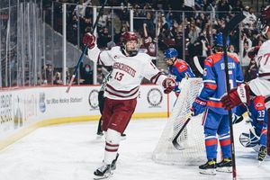 Image post by @UMassHockey on Twitter