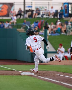 Image post by @greatlakesloons on Instagram