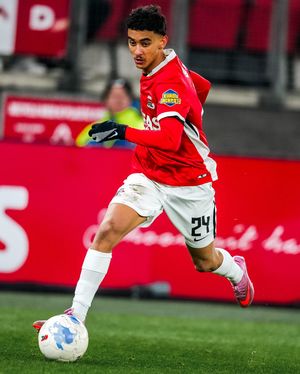 Image post by @azalkmaar on Instagram