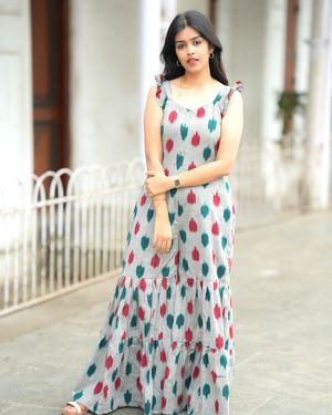 Image post by @shraddhaa_trends on Instagram