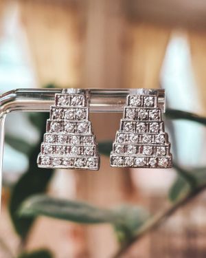 Image post by @maejeanvintage on Instagram