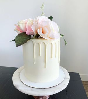 Image post by @theblondewhobakes on Instagram