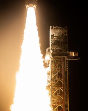 Image post by @nasaartemis on Instagram