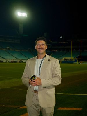 Image post by @devincarvajal on Instagram