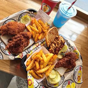 Image post by @daveshotchicken on Instagram