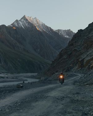 Image post by @vahna.moto on Instagram