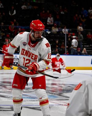 Image post by @du_hockey on Instagram