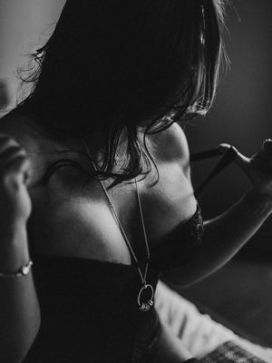 Image post by @boudoirart_photography_ on Instagram