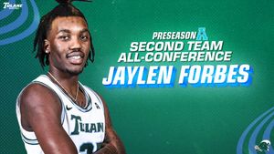 Image post by @GreenWaveMBB on Twitter