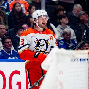 Image post by @AnaheimDucks on Twitter