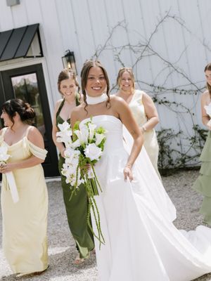 Image post by @vowdweddings on Instagram
