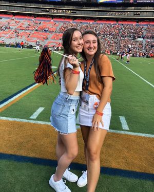 Image post by @hannahwaesch on Instagram