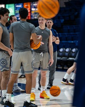 Image post by @ucdavismbb on Instagram