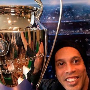 Image post by @ronaldinho on Instagram