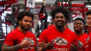Image post by @unmlobofb on Instagram
