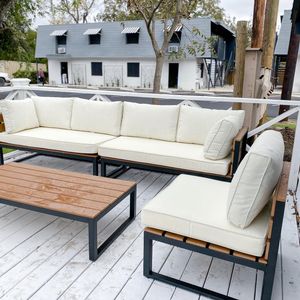 Image post by @thebowiesa on Instagram