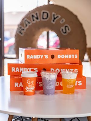 Image post by @randysdonuts on Instagram