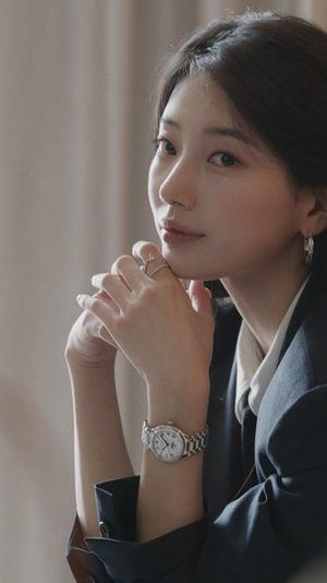 Image post by @esquire.korea on Instagram