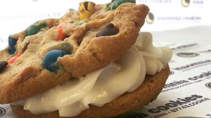 Image post by @insomniacookies on Instagram
