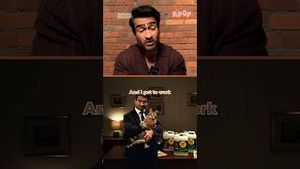 Video post by @apopofficial on YouTube