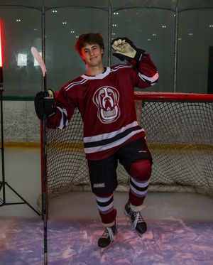 Image post by @aquinasd3hockey on Instagram