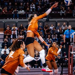 Image post by @texasvolleyball on Instagram
