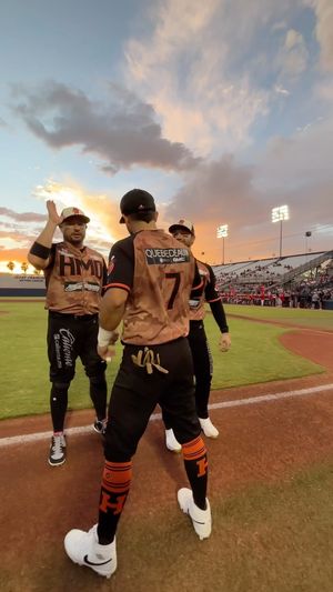Image post by @clubnaranjeros on Instagram