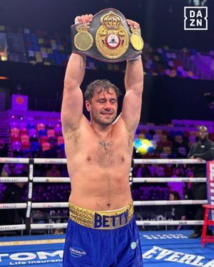 Image post by @daznboxing on Instagram