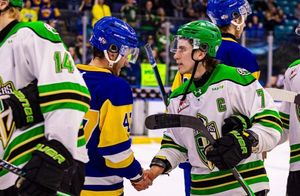 Image post by @paraidershockey on Instagram