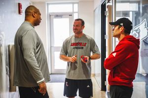 Image post by @LouisvilleMBB on Twitter