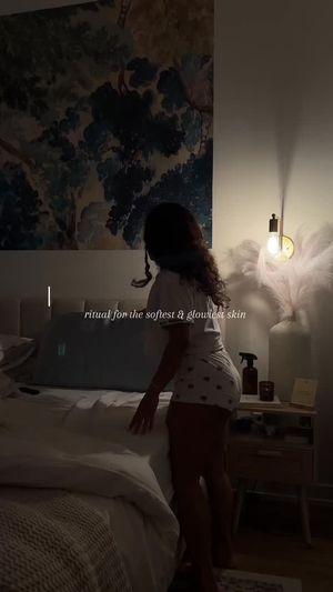 Video post by @enashaolivia on Facebook