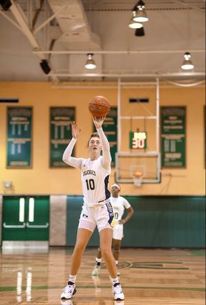 Image post by @UMDearbornWBB on Twitter