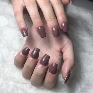 Image post by @nestanails on Instagram