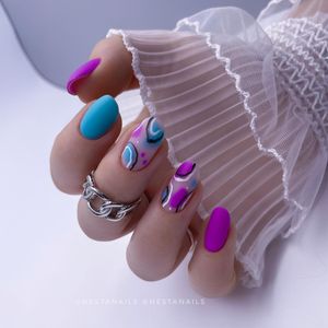 Image post by @nestanails on Instagram