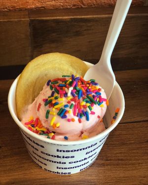 Image post by @insomniacookies on Instagram