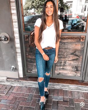 Image post by @sabrinanoellee on Instagram