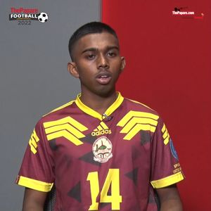 Image post by @thepaparefootball on Facebook