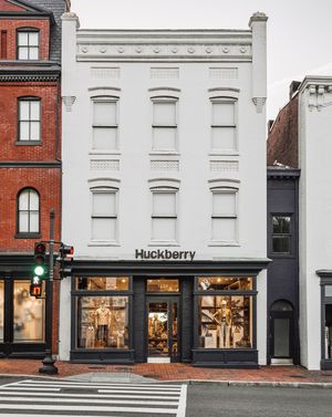 Image post by @huckberry on Instagram