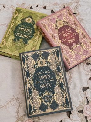Image post by @fairyloot on Instagram