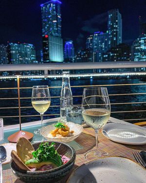 Image post by @mo_miami on Instagram