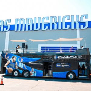 Image post by @dallasmavsshop on Twitter
