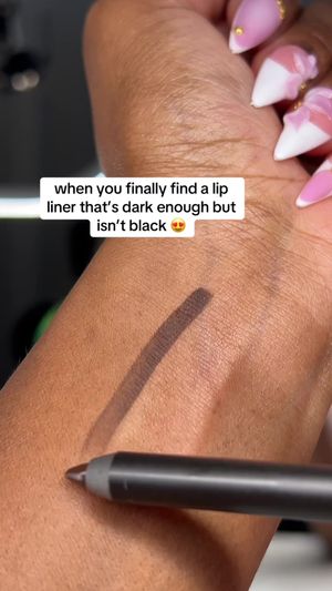Video post by @thelipbar on TikTok