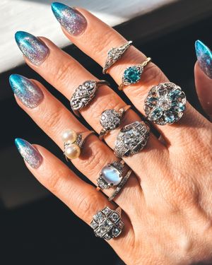 Image post by @maejeanvintage on Instagram