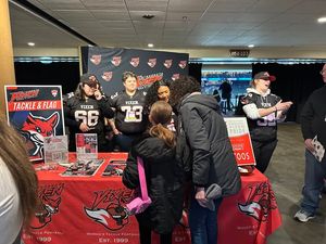 Image post by @minnesotawomensfootball on Facebook