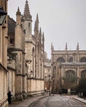 Image post by @oxford_uni on Instagram