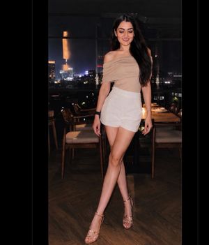 Image post by @zarinamunavarzadeh_official on Instagram